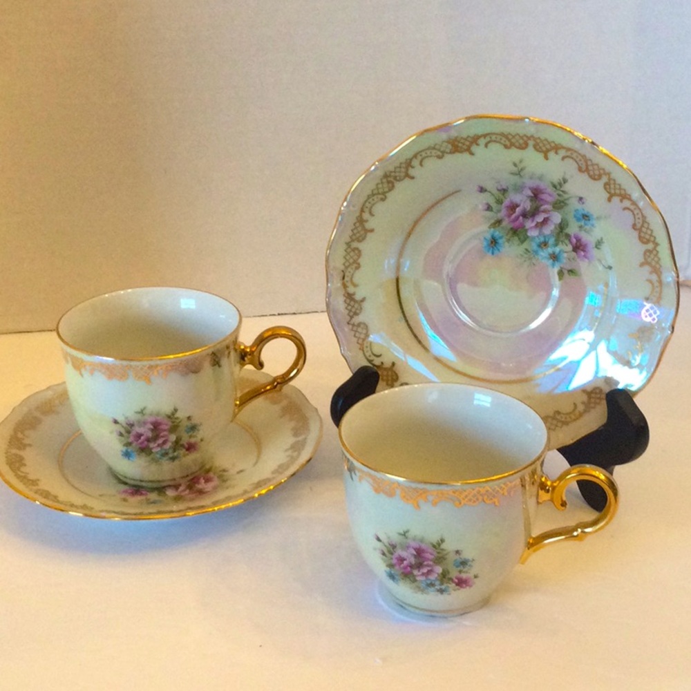 NWOT vintage Checho pair teacups and saucers